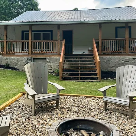 Meet Me At The Creek Villa
